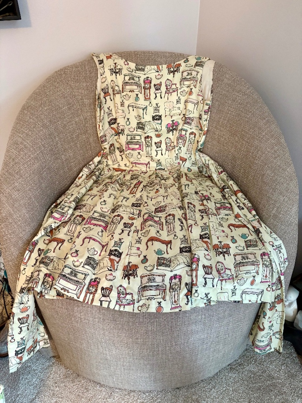 La Casita De Wendy Printed 40’s Satin Dress